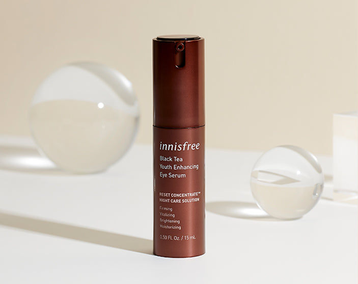 innisfree - Black Tea Youth Enhancing Eye Serum 15mL